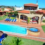 Villa Ania - Private Villa With Pool&Jacuzzi, 16 To 40 Pax