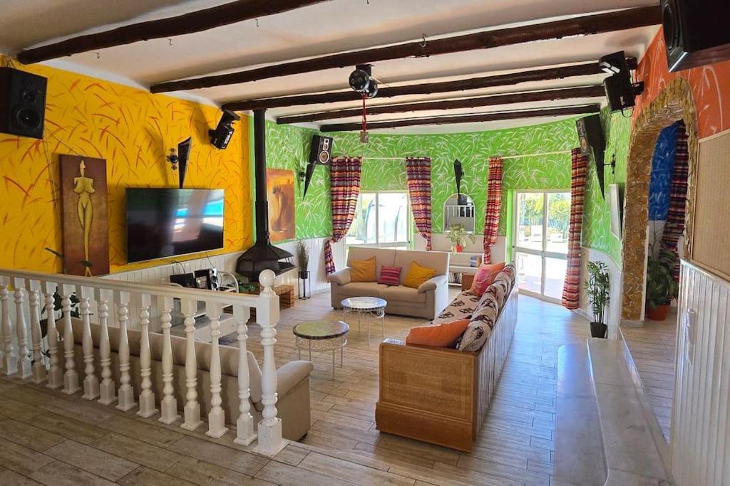 Ania - Private With Pool&jacuzzi, 16 To 40 Pax Albufeira